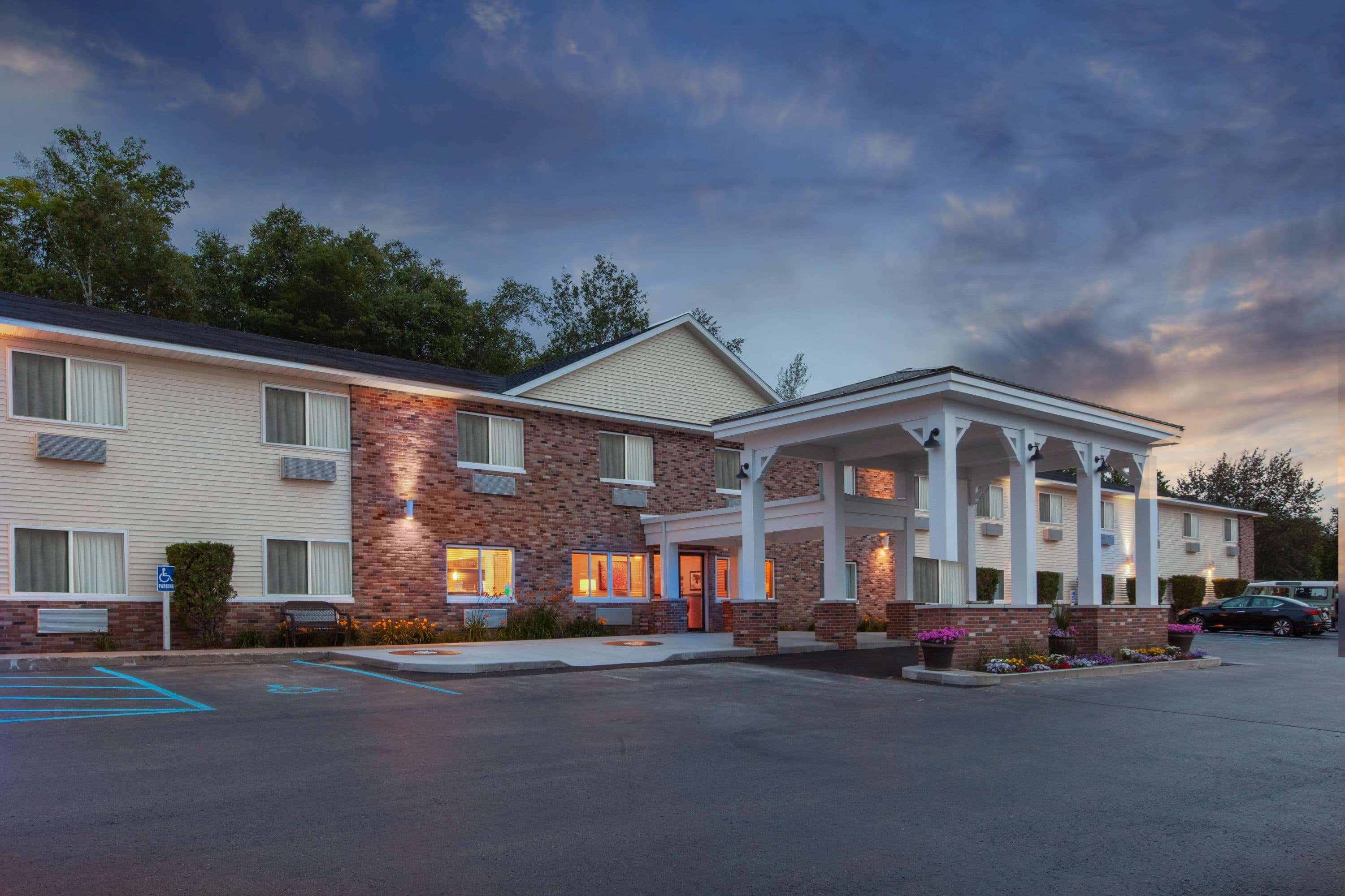 Americinn By Wyndham Petoskey Exterior foto